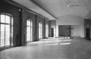 Kirchsaal, Blick zum Altar, 1954 (?)