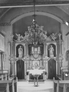 Kirche, Blick zum Altar, um 1956