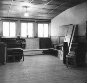 Barackenkirche, ehemalige Wehrmachtsbaracke, großer Tagesraum im Kindergarten, um 1951