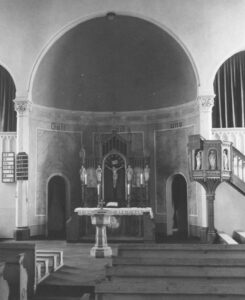Kirche, Blick zum Altar, um 1953