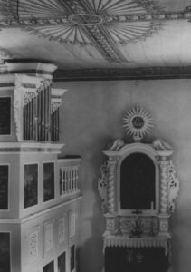 Kapelle Welsede, Altar und Orgel, um 1960