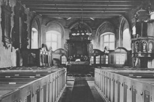 Kirche, Blick zum Altar, um 1948, Postkarte