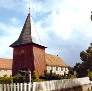 Kirche, Ansicht von Südwesten, Foto: P. Greve, Jöllenbeck (?), 1980