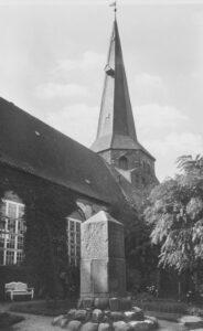 Kirche, Ansicht von Nordosten, Teilansicht, Postkarte