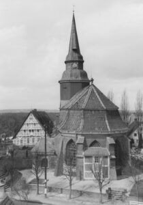 Kirche, Ansicht von Osten, Foto: Ernst Witt, Hannover, 1955