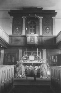 Kirche, Blick zum Altar, um 1940