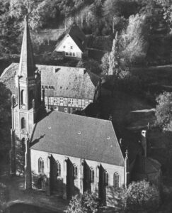 Kirche, Ansicht von Südosten, Luftbild, 1950