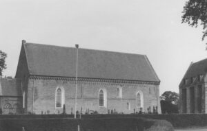 Kirche, Ansicht von Südwesten, Foto: P. Greve, Jöllenbeck, 1985