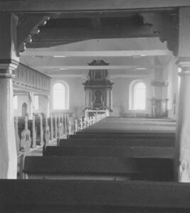 Kirche, Blick zum Altar, Foto: Ernst Witt, Hannover, Oktober 1953