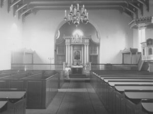 Kirche, Blick zum Altar, Foto: Ernst Witt, Hannover, August 1954