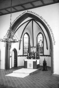 Kirche, Blick in den Chorraum, 1989