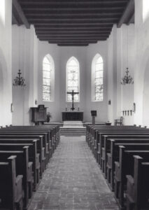 Kirche, Blick zum Altar, Foto: Ernst Witt, Hannover, Juli 1955