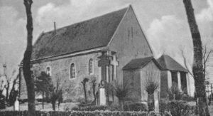 Kirche, Ansicht von Nordwesten, Postkarte (Ausschnitt), um 1955