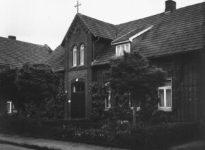 Kirche, Außenansicht, um 1954