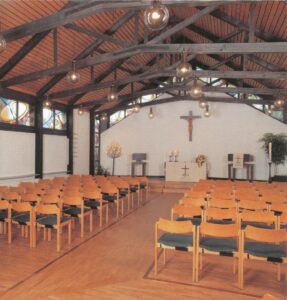 Kirche, Blick zum Altar, 2001, Postkarte