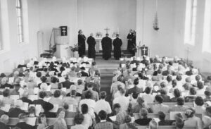 Kirche, Blick zum Altar, Wiedereinweihung der Kirche, 1958