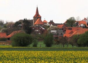 Kirche, Blick von Osten, 2023, Foto: Wolfram Kändler, CC BY-SA 3.0 de