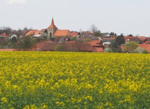 Kirche, Blick von Süden, 2023, Foto: Wolfram Kändler, CC BY-SA 3.0 de