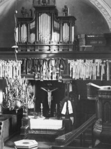 Kirche, Blick zum Altar und zur Orgel, vor 1958