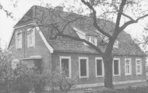 Siedlungsdoppelhaus mit Kapellenraum, Ansicht von Nordwesten, nach 1934