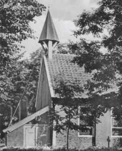 Alte Kirche, Ansicht von Südwesten, Teilansicht, um 1955, Postkarte