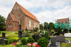 Holtrop, Kirche, evangelisch-lutherisch, außen