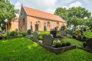 Ochtelbur, Kirche, evangelisch-lutherisch, Außenansicht