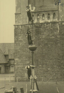 Nienburg St. Martin Turmreparatur 1952 Bekrönung