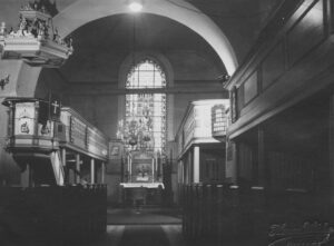Hittfeld Kirche Innenraum Blick zum Altar