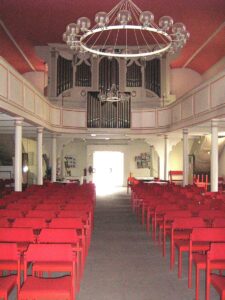 Hitzacker, Kirche, Innenraum, Blick zur Orgel