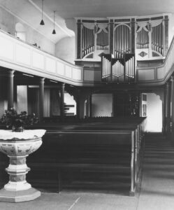 Hitzacker, Kirche, Innenraum, Blick zur Orgel