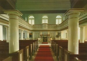 Jesteburg Kirche Innenraum Blick zum Altar