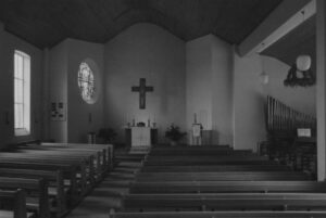 Neu Wulmstorf, Kirche, Innenraum, Blick zum Altar
