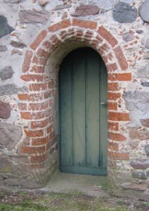 Nienbergen, KapG Niendorf, Kapelle, Außenansicht, Tür