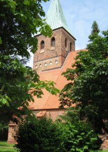 Plate, Kirche, Außenansicht, Turm