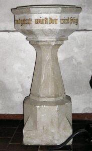 Restorf, Kirche, Innenraum, Taufstein
