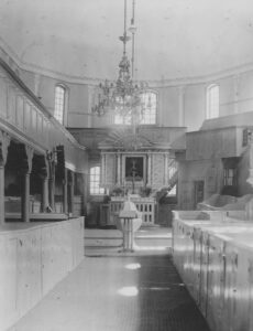 Pattensen (Winsen), St. Gertruden, Innenraum, Altar