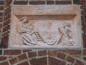 Wustrow. Kirche, Außenansicht, Relief