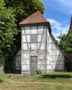 Schinna, Klosterkirche, Turm