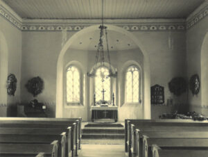Lichtenhagen (Ottenstein), Kapelle, Innenraum, Altar, Harmonium, Kränze