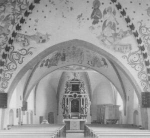 Loxstedt, Kirche, Inneraum, Blick zum Altar, Gewölbemalerei