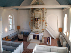 Oppeln Kirche Altarraum Kanzelaltar Lesepult Taufstein