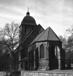 Göttingen St. Albani Außenansicht Südosten Chor Schiff Turm